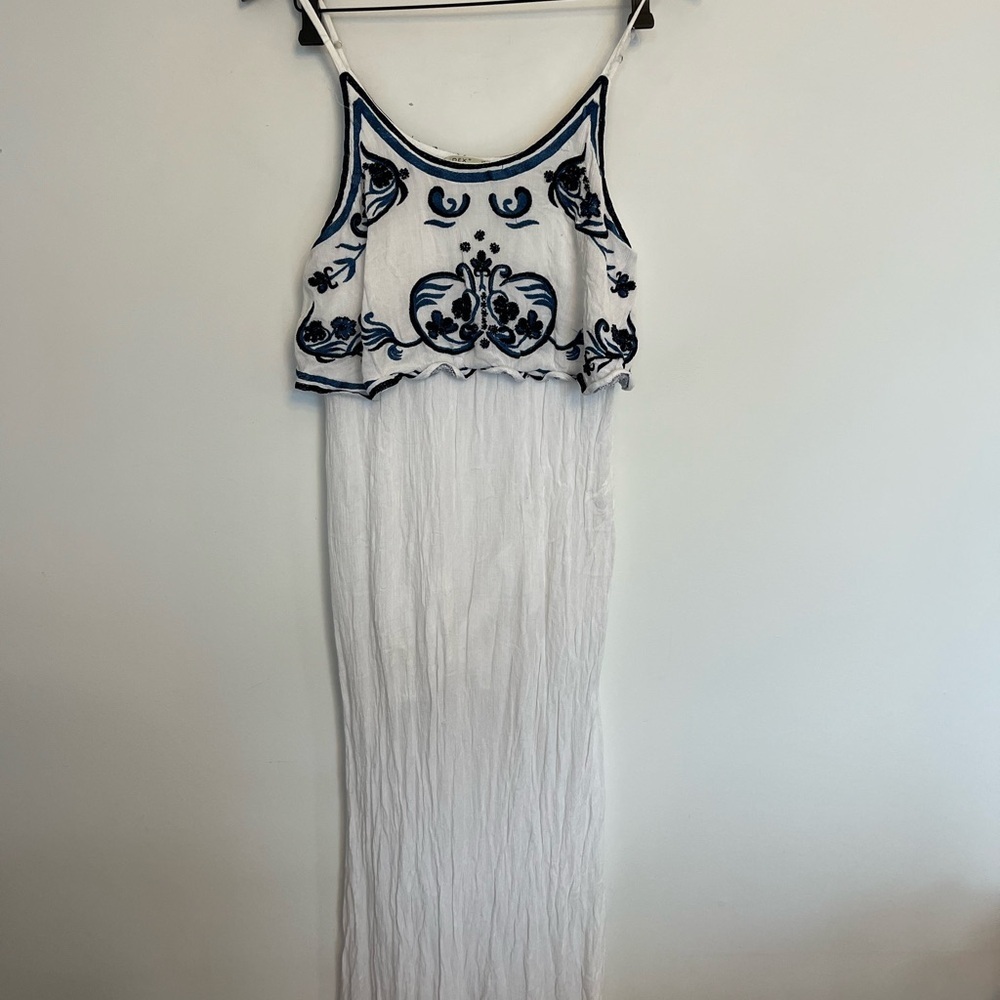 Dex White and Blue Embroidered beaded Sun Dress size medium - Picture 2 of 7